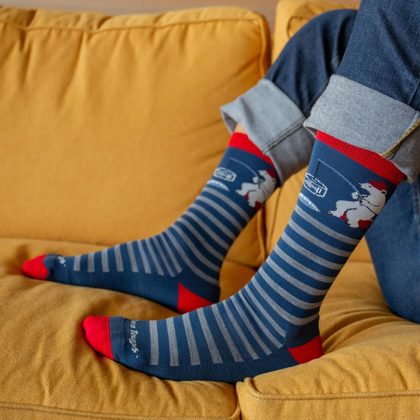 Darn Tough Wild Life Lightweight Cushion Crew Sock (Men) - Polar Bear Life - Image 4